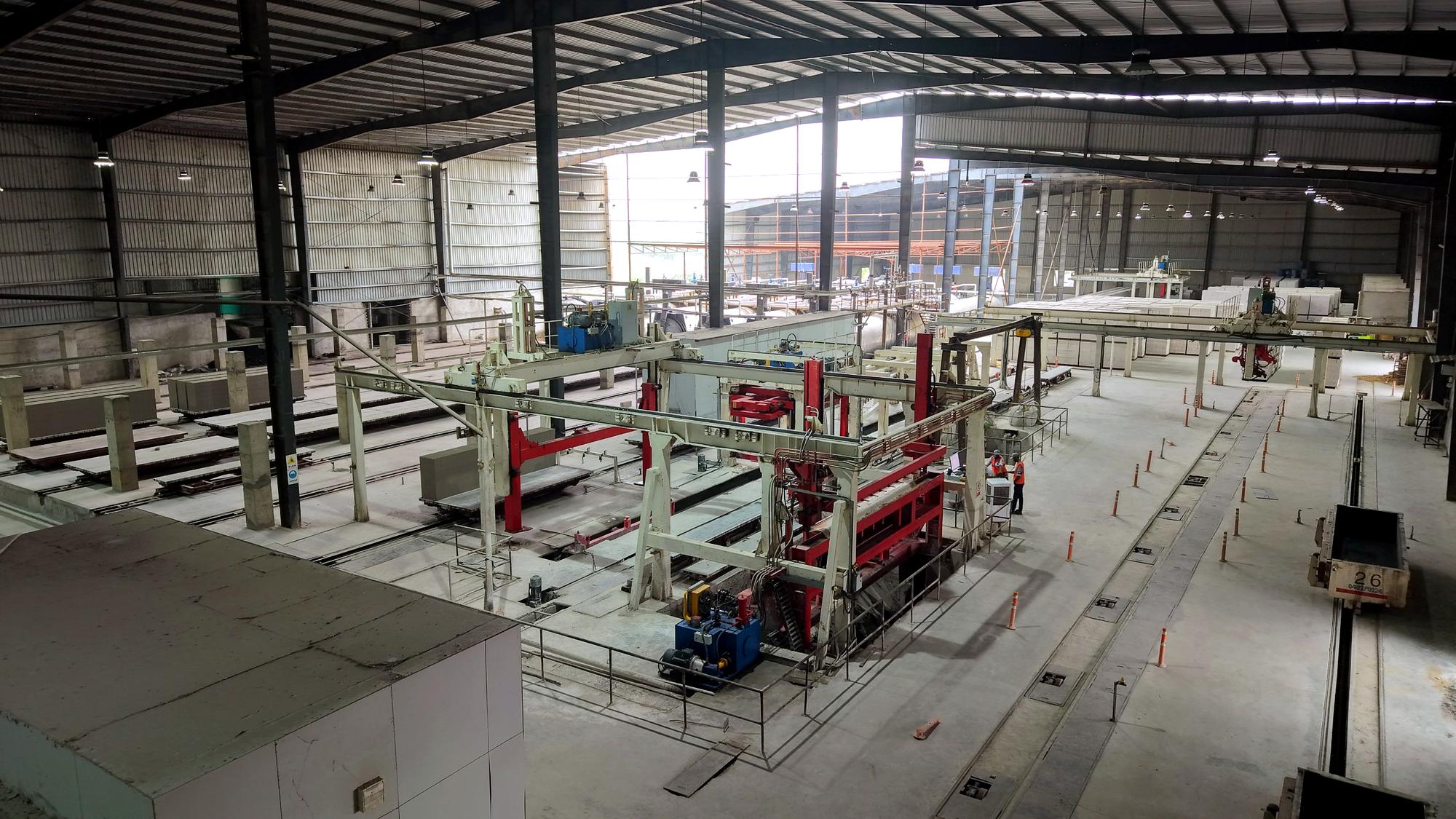The production hall seen from the gallery