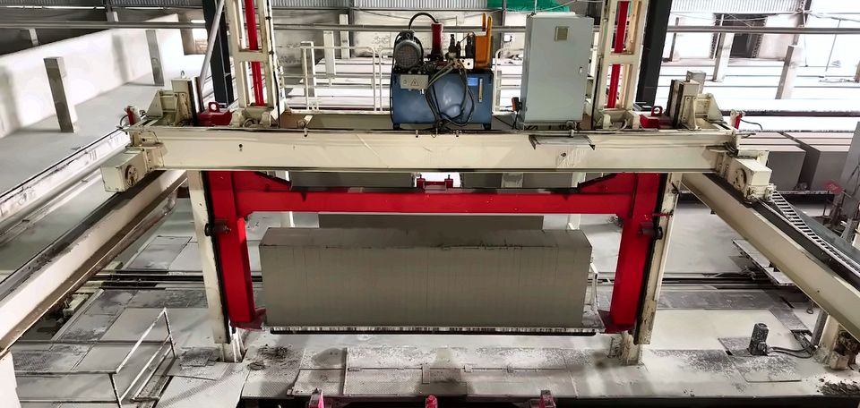 KEDA mould tilting and cutting gantry